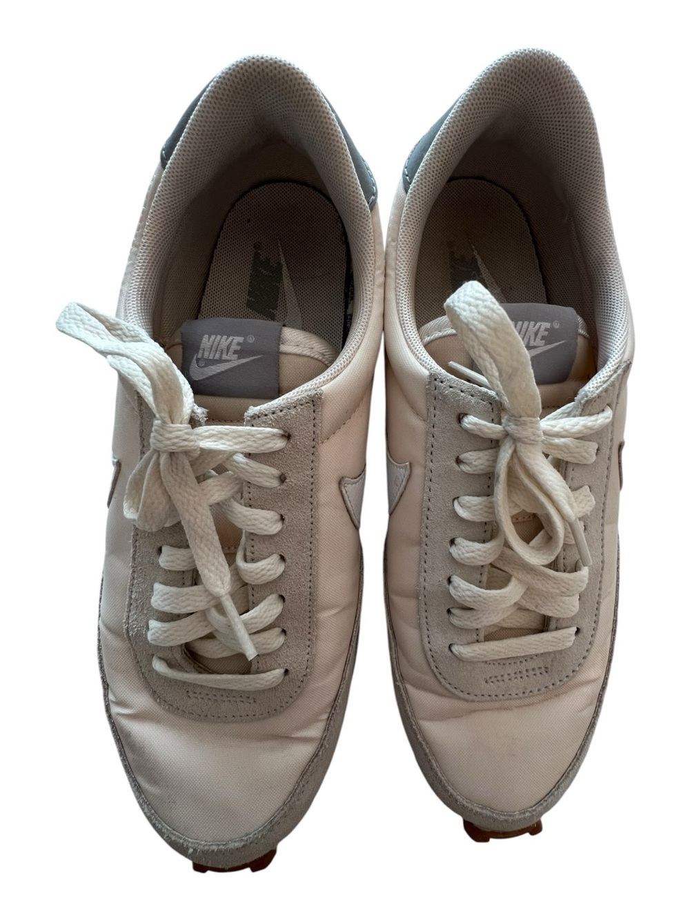 Nike Low-Top Runner Sneakers in Beige and Off-White Women’s Size 8 - Picture 4 of 7